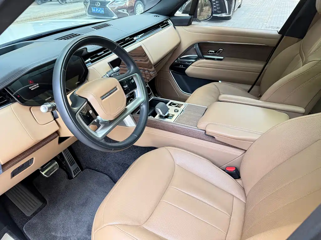 Land Rover Range Rover 2023 3.0 L6 400PS Vogue Long Wheelbase 2022 - thumbnail 8