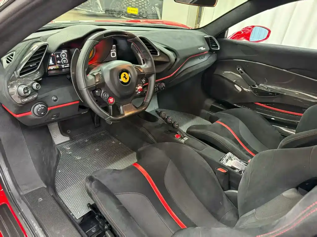 Ferrari Ferrari 488 2018 488 Pista 2019 - thumbnail 5