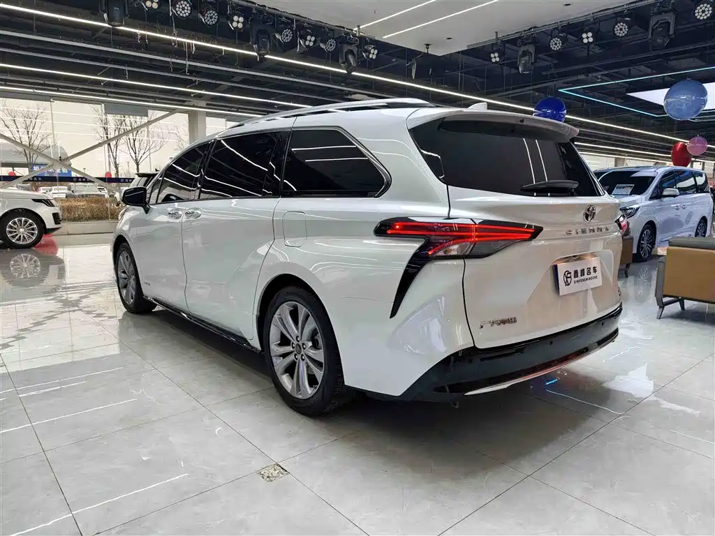 Toyota Toyota Sienna 2021 2.5L Hybrid Premium Edition 2022 - thumbnail 5