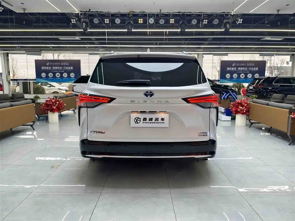 Toyota Toyota Sienna 2021 2.5L Hybrid Premium Edition 2022 - thumbnail 6