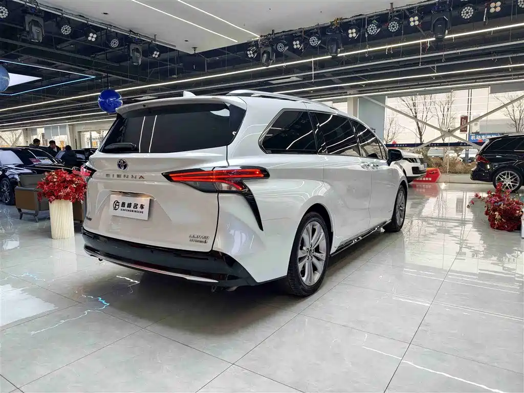 Toyota Toyota Sienna 2021 2.5L Hybrid Premium Edition 2022 - thumbnail 7