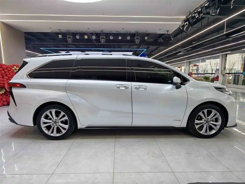 Toyota Toyota Sienna 2021 2.5L Hybrid Premium Edition 2022 - thumbnail 8