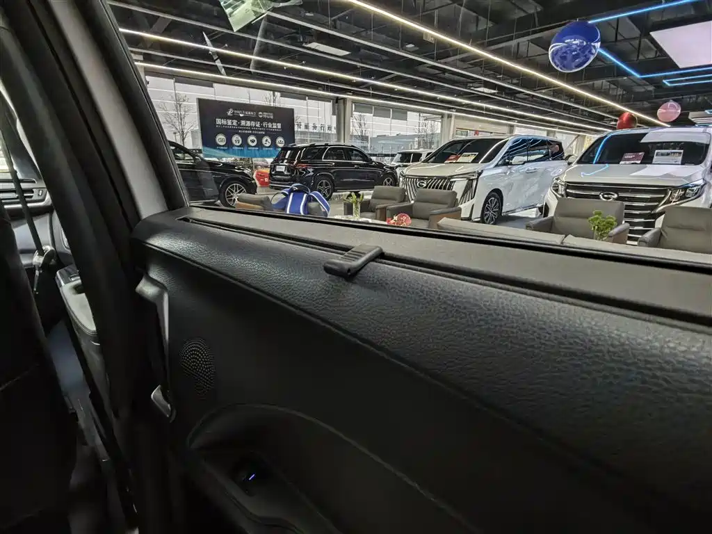 Toyota Toyota Sienna 2021 2.5L Hybrid Premium Edition 2022 - thumbnail 16
