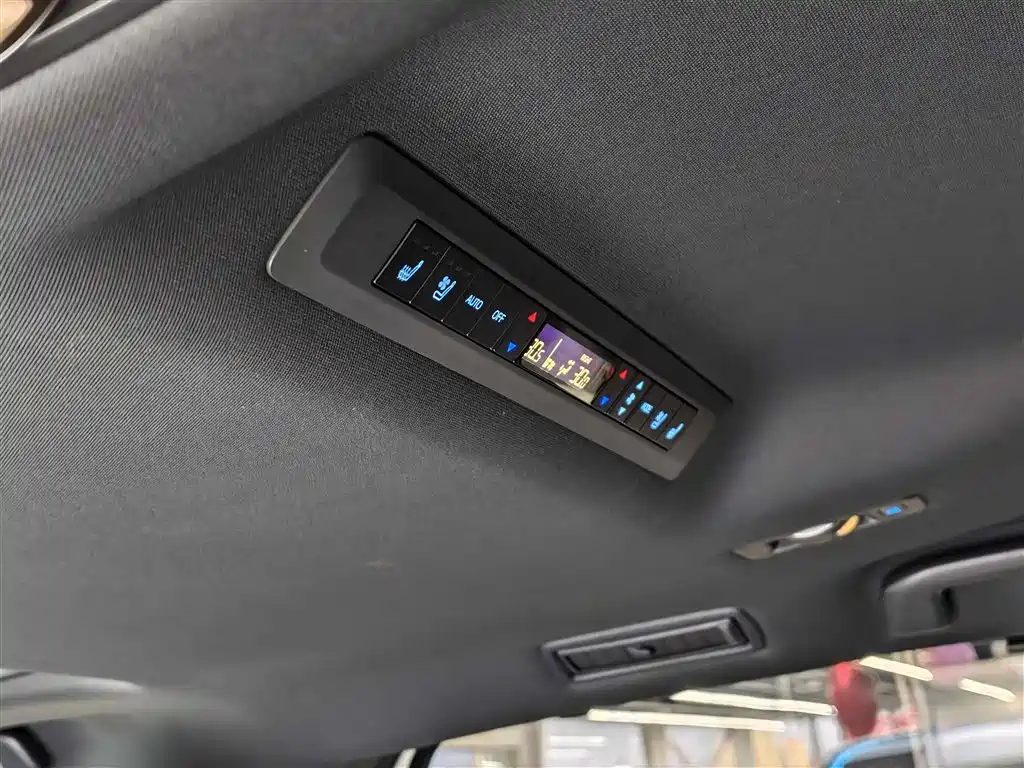 Toyota Toyota Sienna 2021 2.5L Hybrid Premium Edition 2022 - thumbnail 22