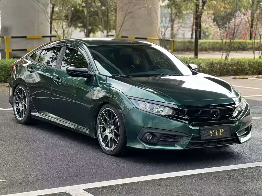 Honda Honda Civic 2016 220TURBO Manual Luxury Edition 2016 - thumbnail 4