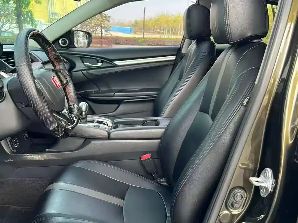 Honda Honda Civic 2016 220TURBO Manual Luxury Edition 2016 - thumbnail 7