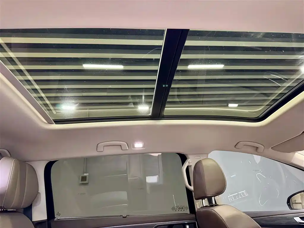 Volkswagen Viloran 2024 380TSI Premium Edition 2024 - thumbnail 19