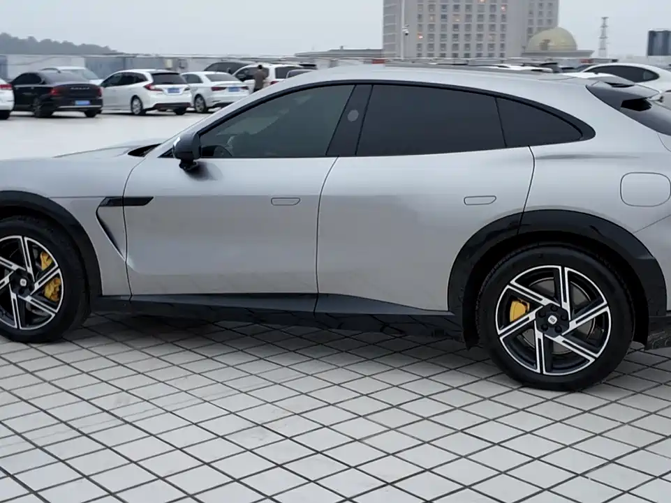 Xiaomi Automobile Xiaomi YU7 2025 Long Range Rear-Wheel Drive Version 2025 - thumbnail 4