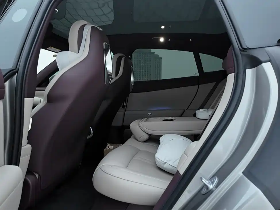 Xiaomi Automobile Xiaomi YU7 2025 Long Range Rear-Wheel Drive Version 2025 - thumbnail 10
