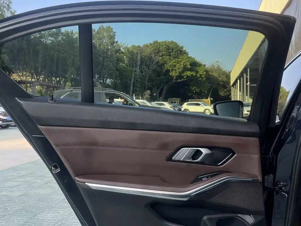 BMW BMW 3 Series 2022 320Li M Sport Package 2022 - thumbnail 17