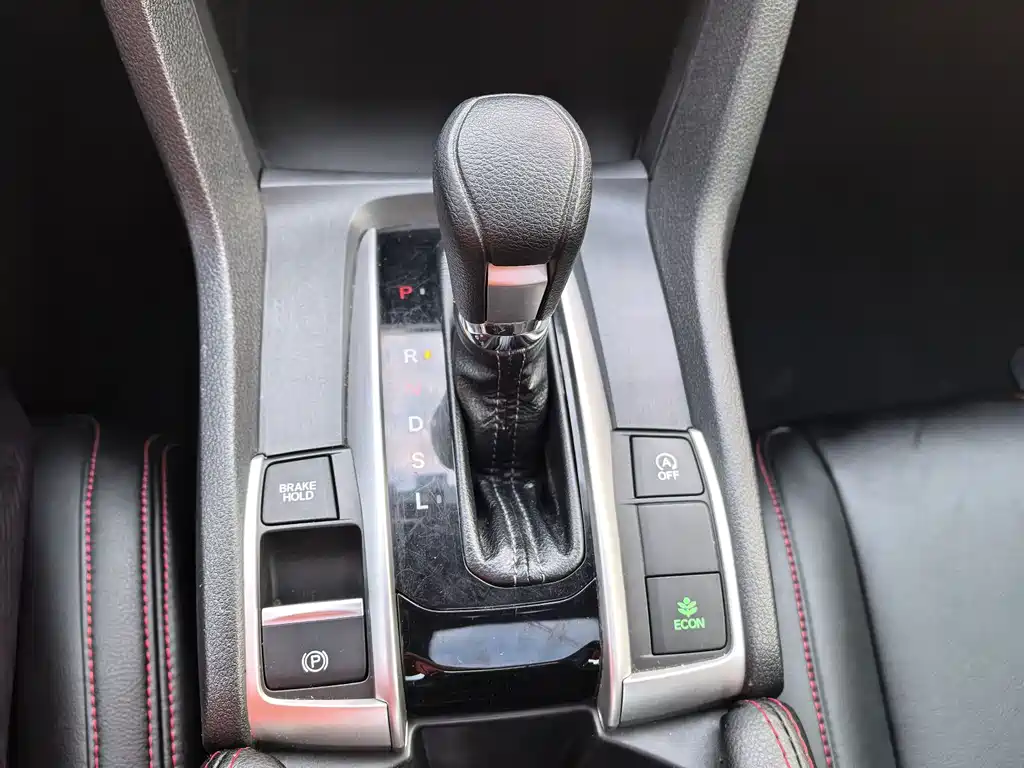 Honda Honda Civic 2016 220TURBO CVT Luxury Edition 2017 - thumbnail 9