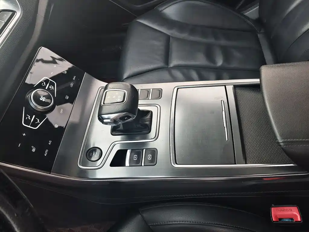 Hongqi Hongqi H5 2022 Classic 1.8T Automatic Smart Connectivity Flag Enjoyment Edition 2021 - thumbnail 6