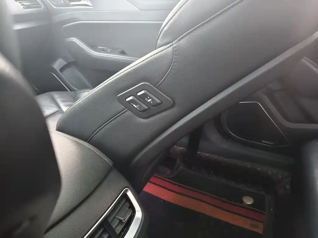 Hongqi Hongqi H5 2022 Classic 1.8T Automatic Smart Connectivity Flag Enjoyment Edition 2021 - thumbnail 16