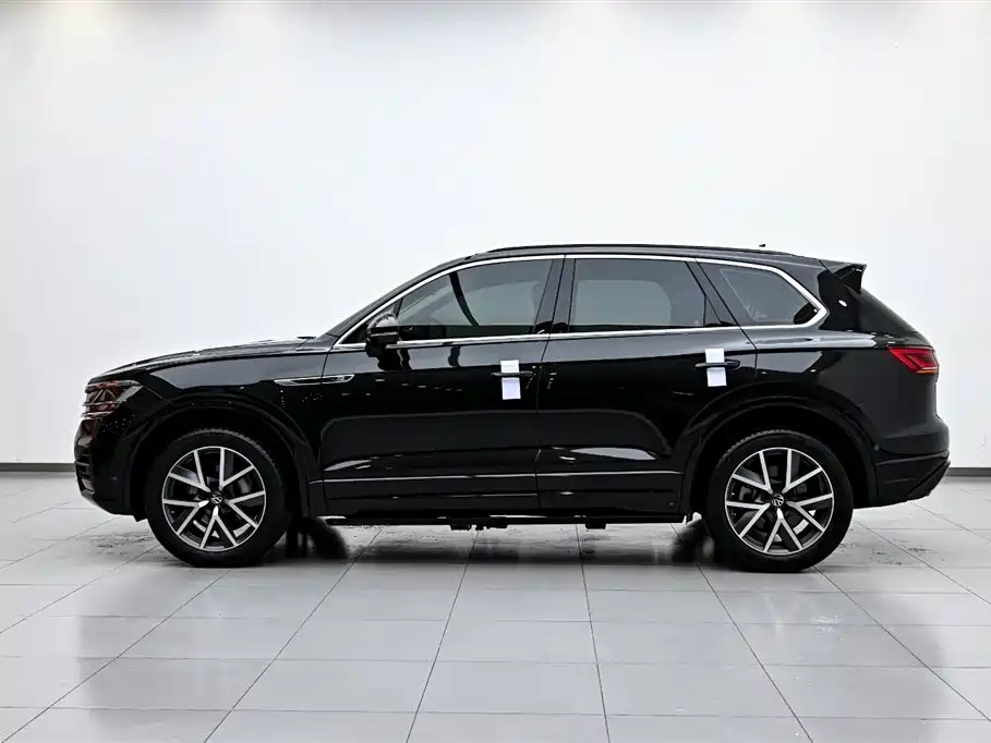Volkswagen Volkswagen Touareg 2023 3.0TSI R-Line Sport Package 2025 - thumbnail 5