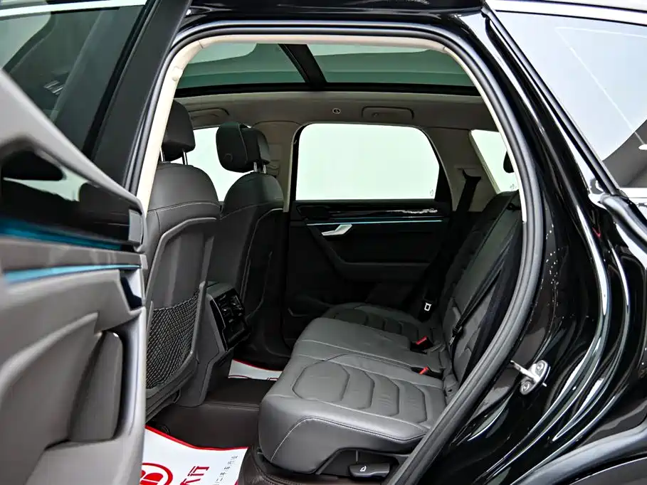 Volkswagen Volkswagen Touareg 2023 3.0TSI R-Line Sport Package 2025 - thumbnail 12