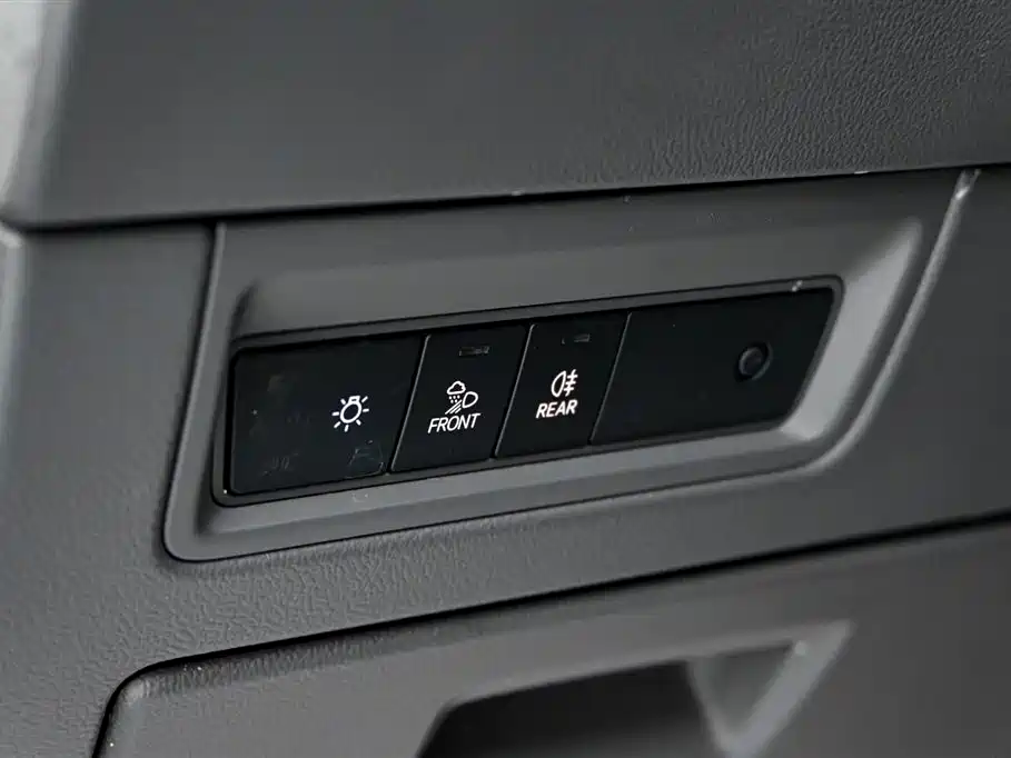 Volkswagen Volkswagen Touareg 2023 3.0TSI R-Line Sport Package 2025 - thumbnail 26
