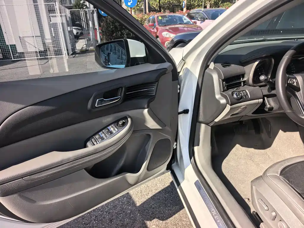Chevrolet Malibu 2013 2.0L Automatic Luxury Edition 2013 - thumbnail 19
