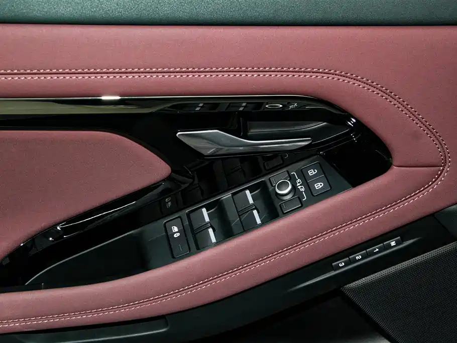 Land Rover Range Rover Evoque 2024 Range Rover Evoque L SE Prestige Light Edition 2025 - thumbnail 23