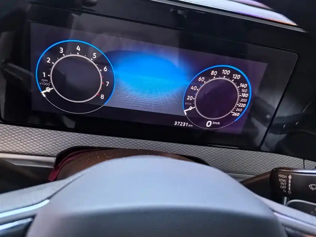 Volkswagen Lantu 2023 380TSI AWD R-Line Touring Edition 2023 - thumbnail 2