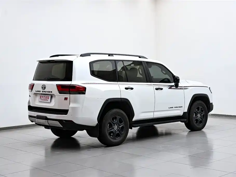 Toyota Land Cruiser (Imported) 2023 Model 3.5T GR-Sport 2024 - thumbnail 7
