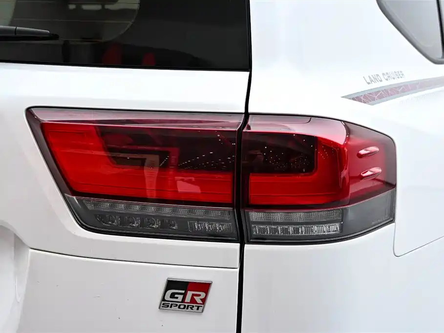 Toyota Land Cruiser (Imported) 2023 Model 3.5T GR-Sport 2024 - thumbnail 9