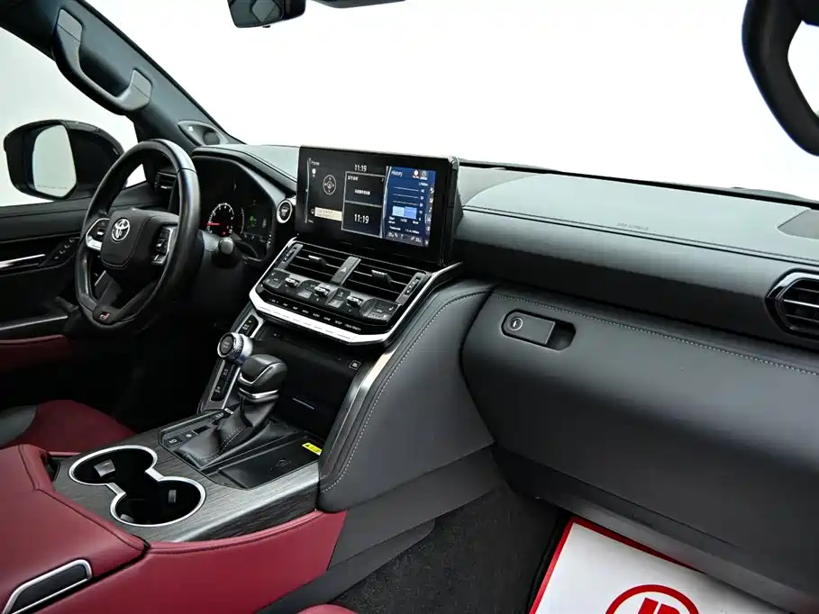 Toyota Land Cruiser (Imported) 2023 Model 3.5T GR-Sport 2024 - thumbnail 16