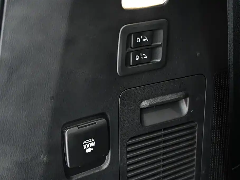 Toyota Land Cruiser (Imported) 2023 Model 3.5T GR-Sport 2024 - thumbnail 29