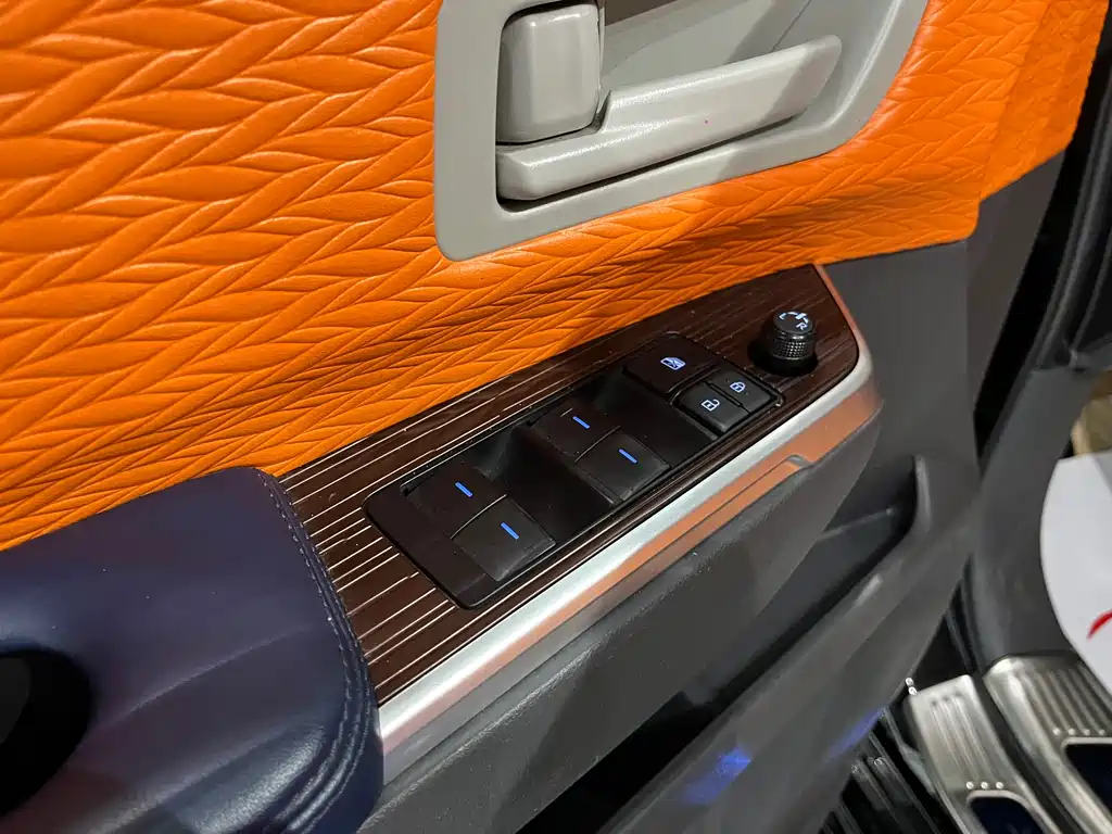 Toyota Toyota Sienna 2021 2.5L Hybrid LE 2022 - thumbnail 8