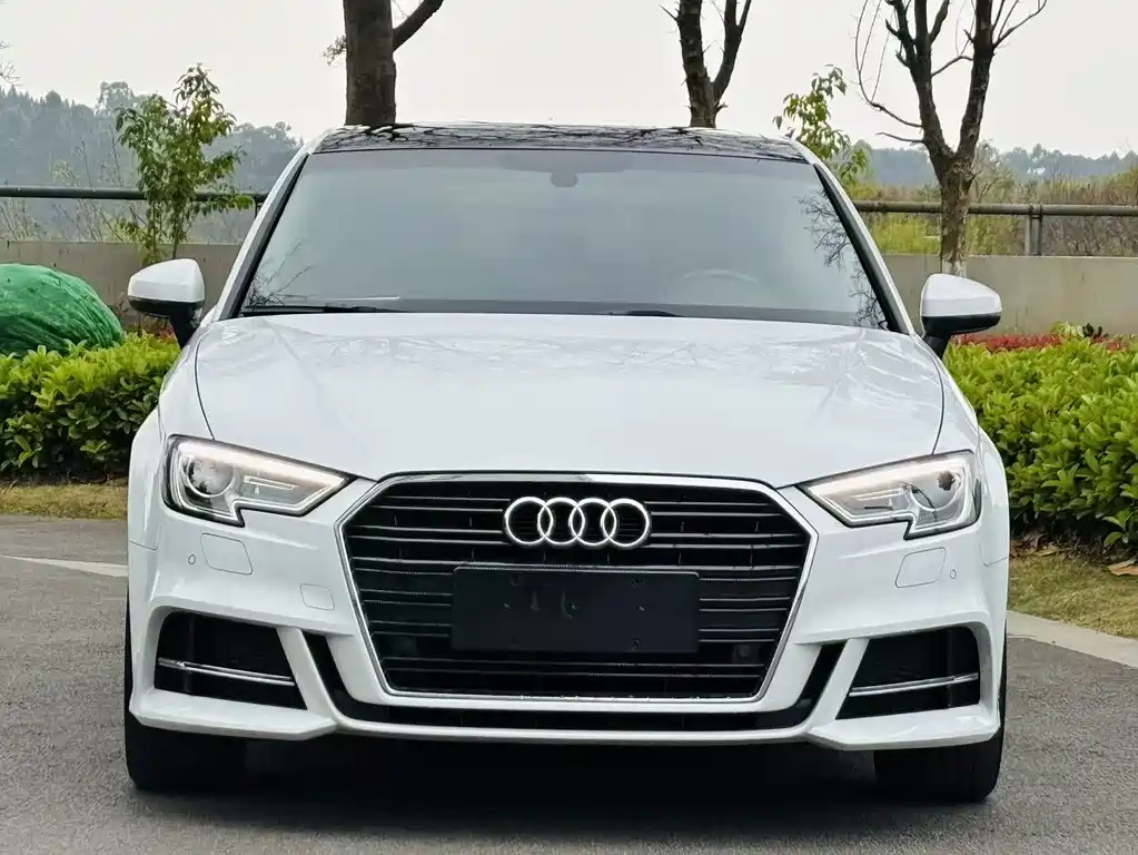 Audi Audi A3 2018 30th Anniversary Edition Sportback 35 TFSI Fashion Model 2018 - thumbnail 2