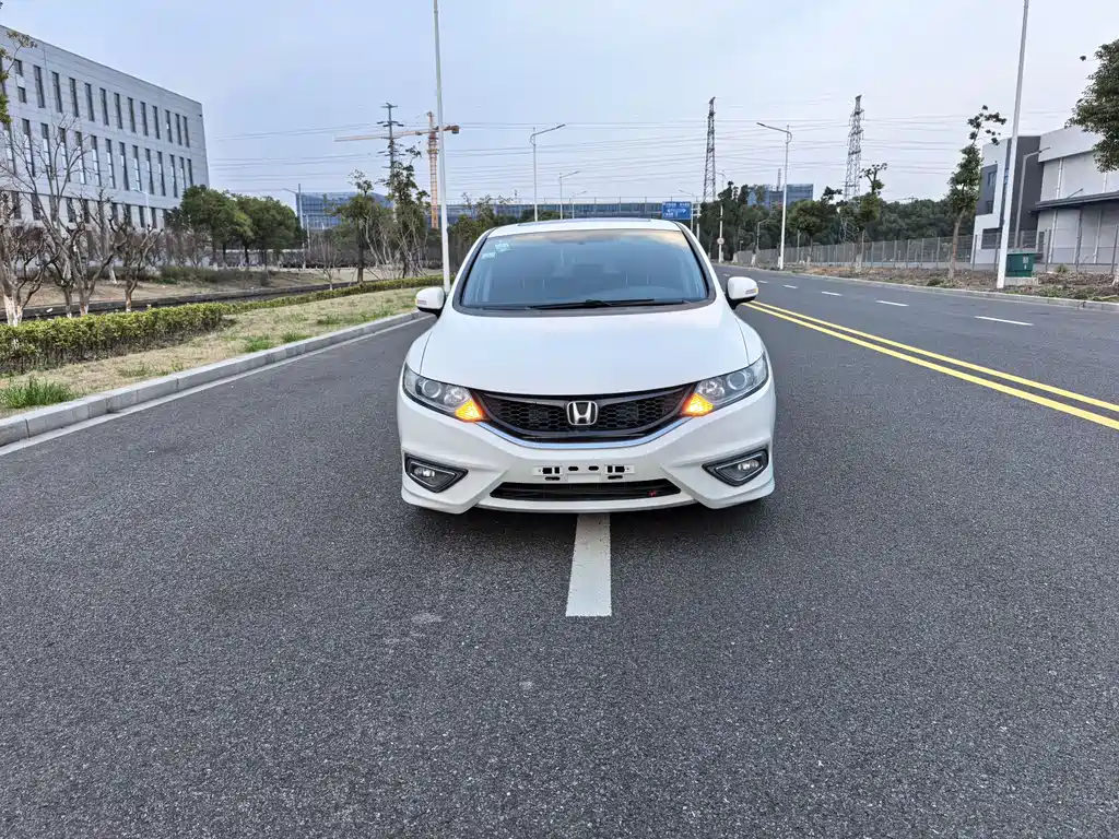 Honda Honda Jade 2014 1.8L Automatic Comfort Elite Edition 5-seater 2015 - thumbnail 2