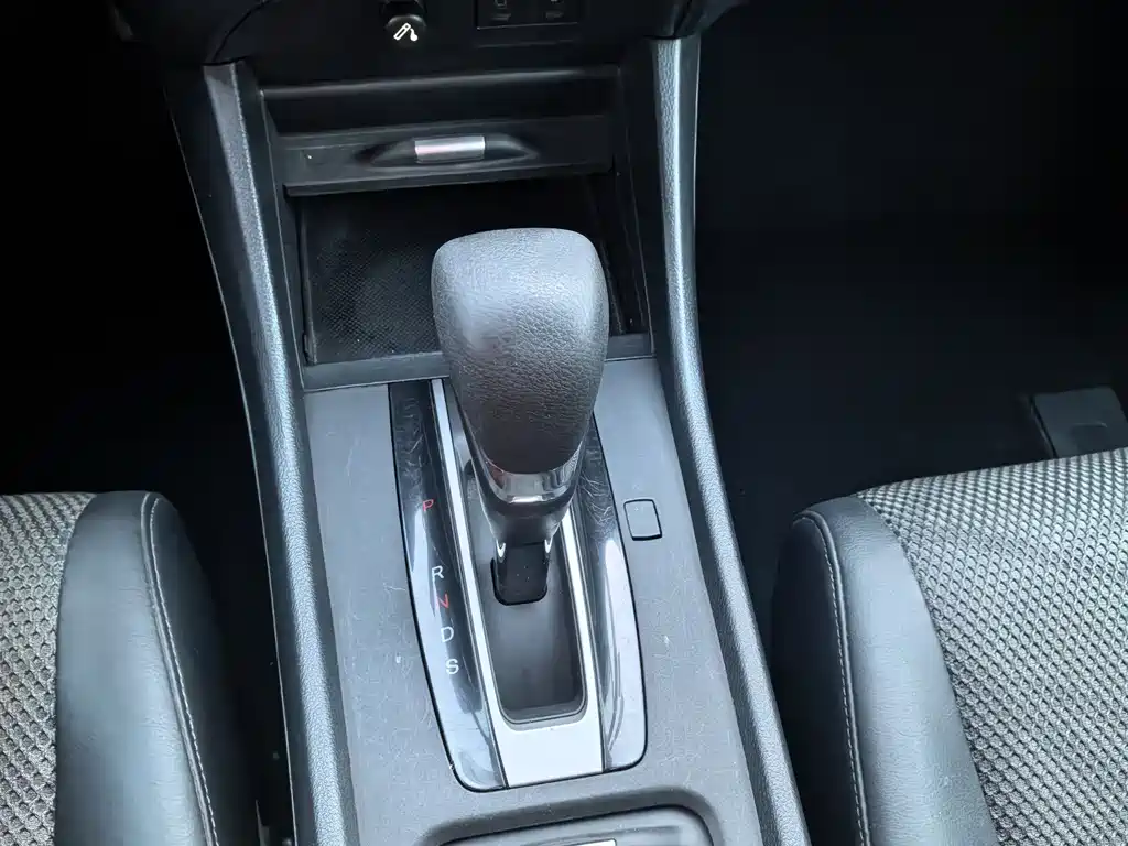 Honda Honda Jade 2014 1.8L Automatic Comfort Elite Edition 5-seater 2015 - thumbnail 8