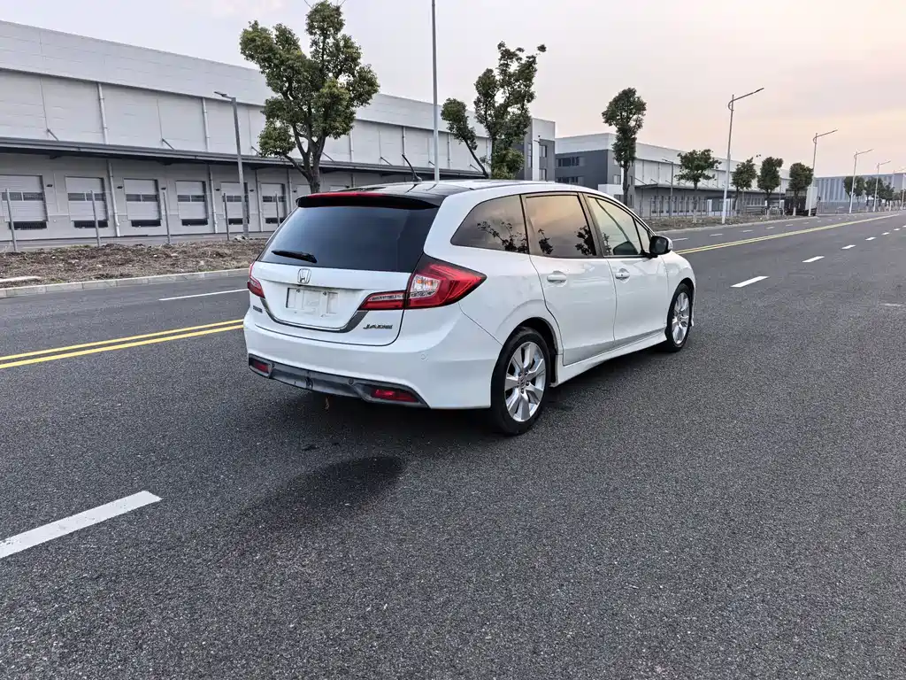 Honda Honda Jade 2014 1.8L Automatic Comfort Elite Edition 5-seater 2015 - thumbnail 11
