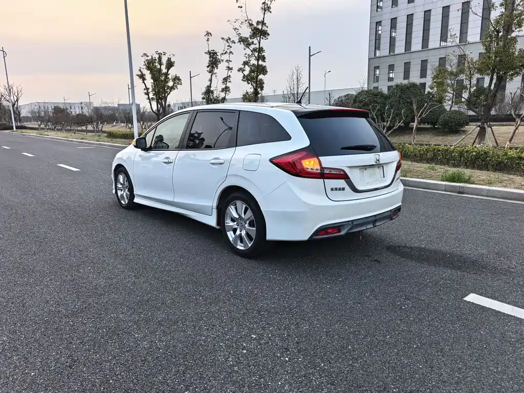 Honda Honda Jade 2014 1.8L Automatic Comfort Elite Edition 5-seater 2015 - thumbnail 13