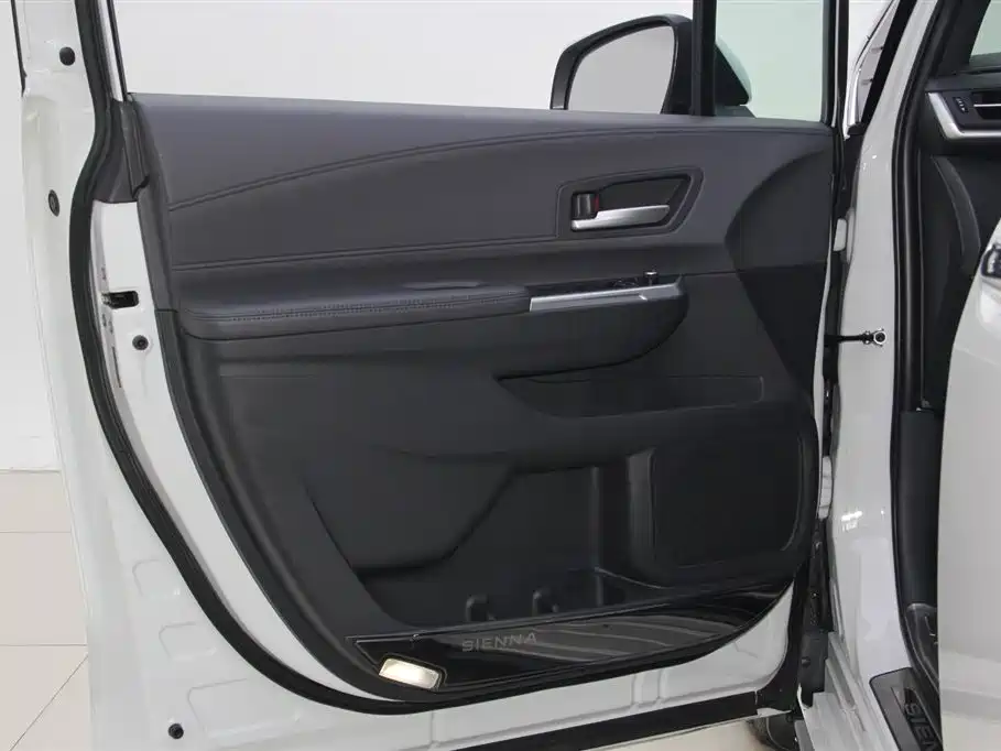 Toyota Toyota Sienna 2023 2.5L Hybrid Premium Edition 2023 - thumbnail 16