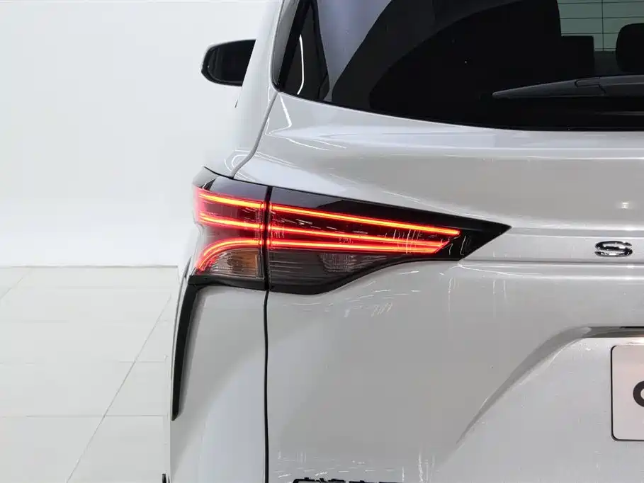 Toyota Toyota Sienna 2023 2.5L Hybrid Premium Edition 2023 - thumbnail 17