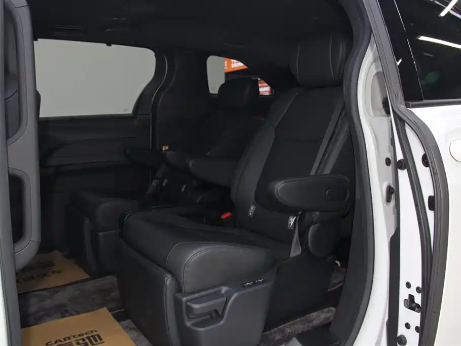 Toyota Toyota Sienna 2023 2.5L Hybrid Premium Edition 2023 - thumbnail 20