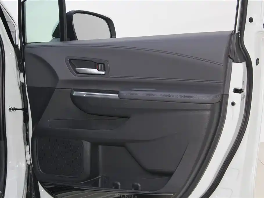 Toyota Toyota Sienna 2023 2.5L Hybrid Premium Edition 2023 - thumbnail 24