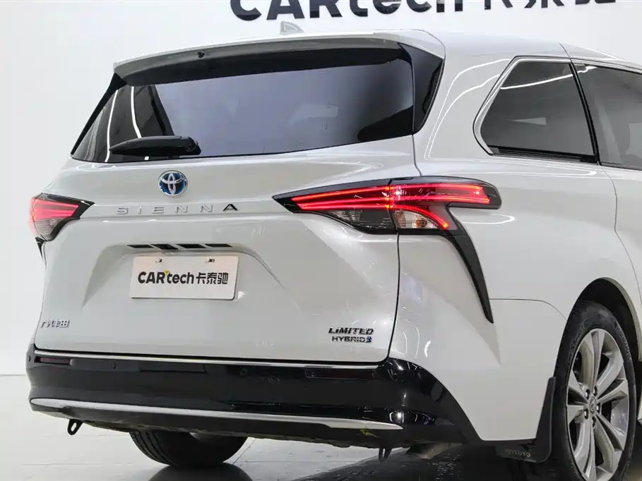 Toyota Toyota Sienna 2023 2.5L Hybrid Premium Edition 2023 - thumbnail 30