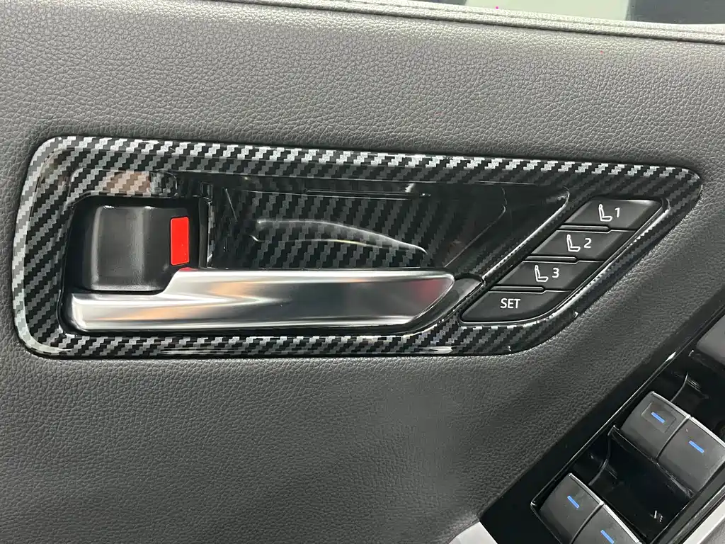 Toyota Land Cruiser (Imported) 2022 Model 3.5T Automatic 2023 - thumbnail 8