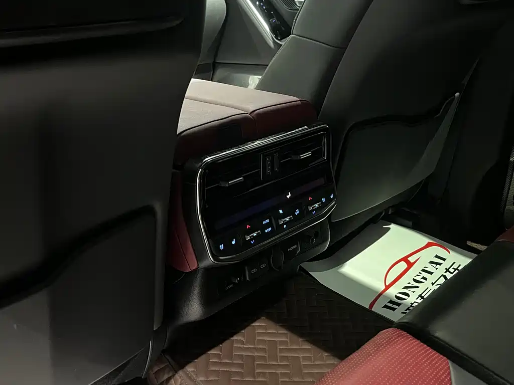 Toyota Land Cruiser (Imported) 2022 Model 3.5T Automatic 2023 - thumbnail 15