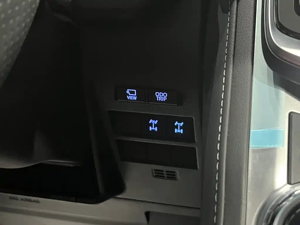 Toyota Land Cruiser (Imported) 2022 Model 3.5T Automatic 2023 - thumbnail 21