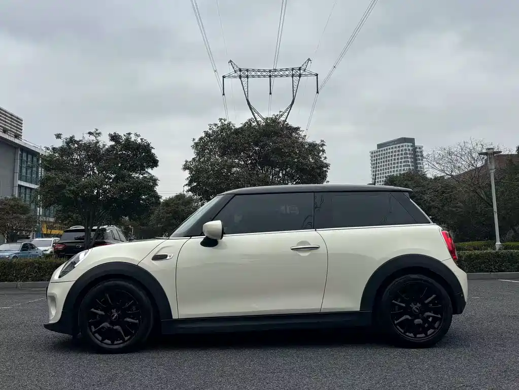 MINI MINI 2018 1.5T ONE PLUS 2020 - thumbnail 2