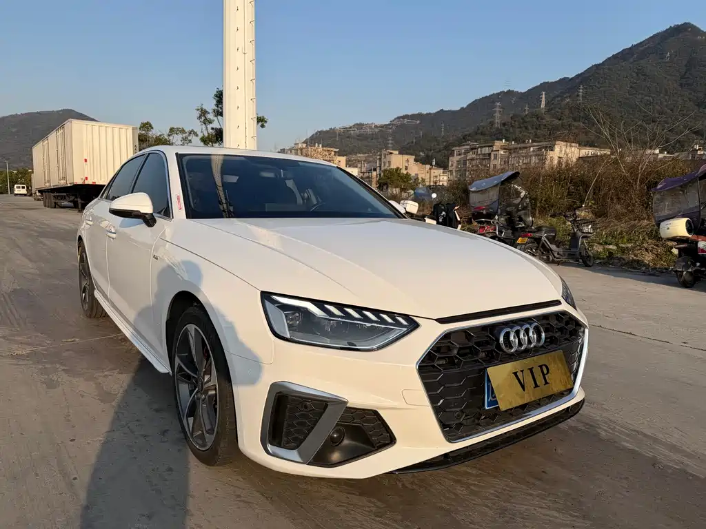 Audi Audi A4L 2023 40 TFSI Luxury Dynamic Edition 2023 - thumbnail 3