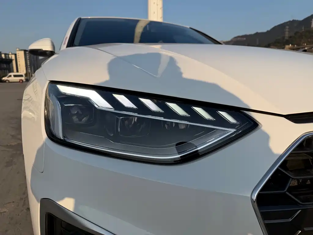 Audi Audi A4L 2023 40 TFSI Luxury Dynamic Edition 2023 - thumbnail 4