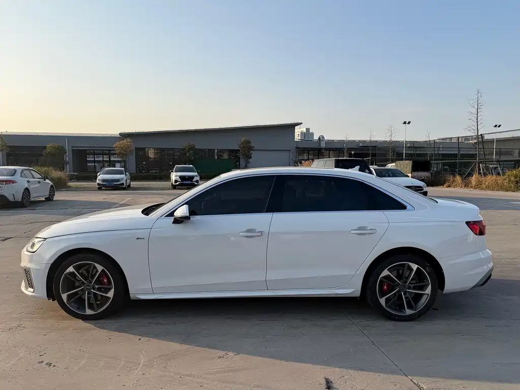 Audi Audi A4L 2023 40 TFSI Luxury Dynamic Edition 2023 - thumbnail 9