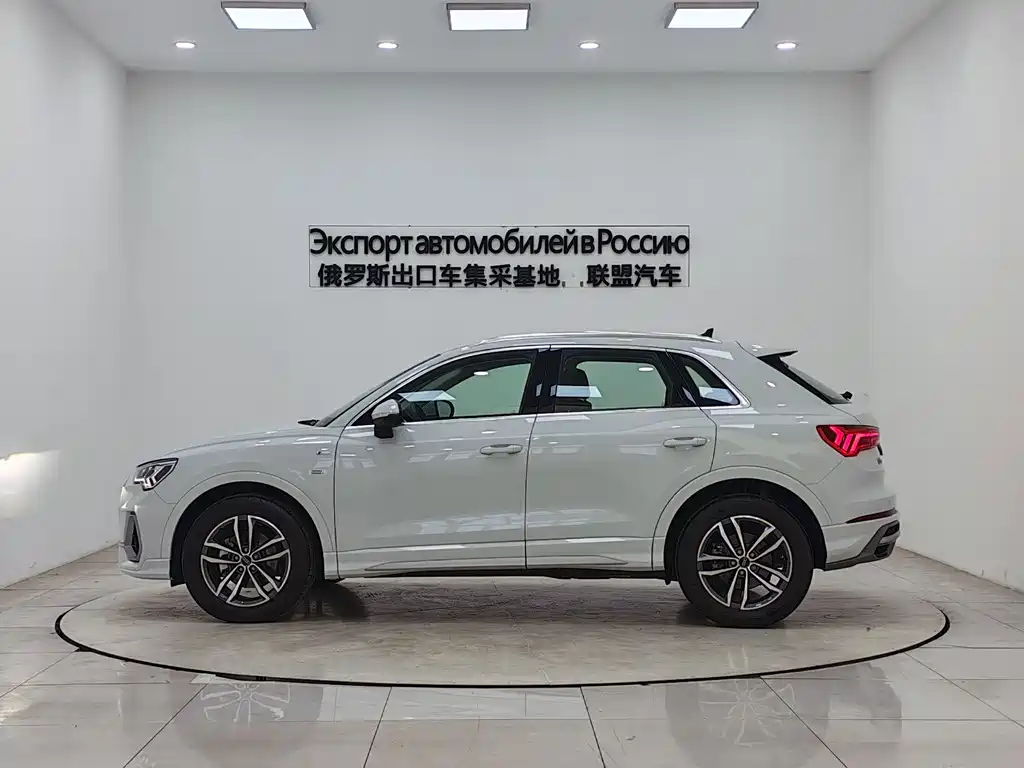 Audi Audi Q3 2022 35 TFSI Sport Line 2023 - thumbnail 4
