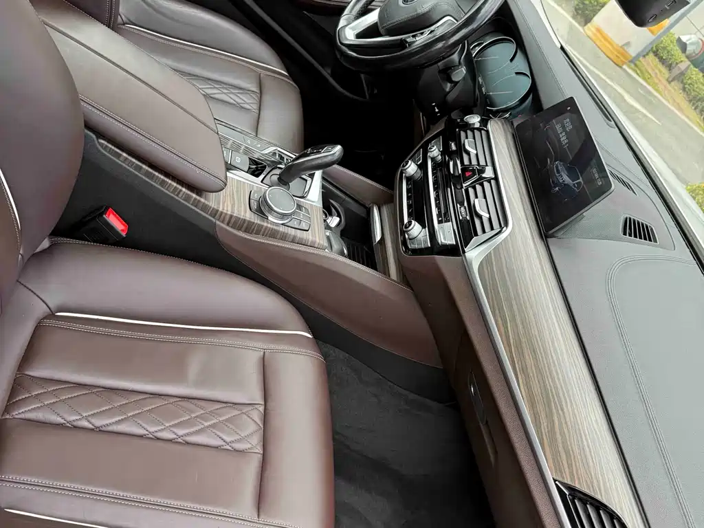 BMW BMW 5 Series 2018 Facelift 530Li Luxury Package 2018 - thumbnail 23