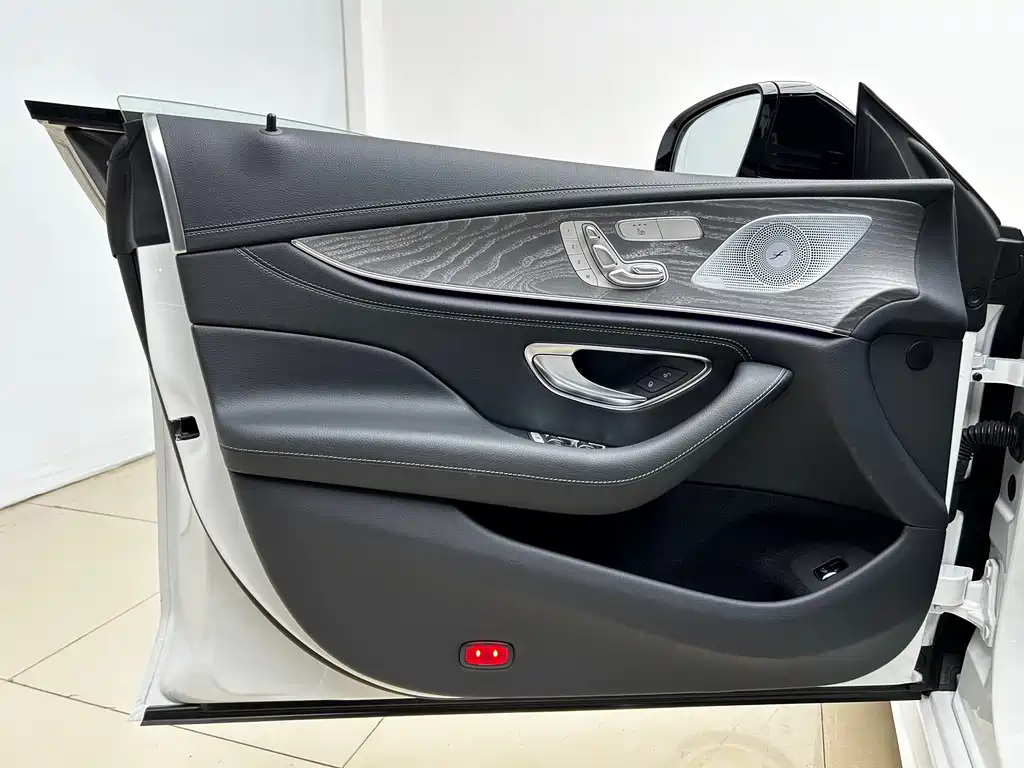 Mercedes-Benz Mercedes-Benz CLS 2023 Facelift CLS 300 AMG Line 2025 - thumbnail 4