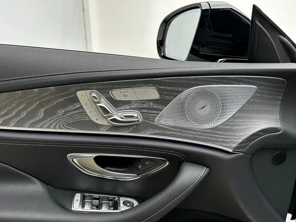 Mercedes-Benz Mercedes-Benz CLS 2023 Facelift CLS 300 AMG Line 2025 - thumbnail 5