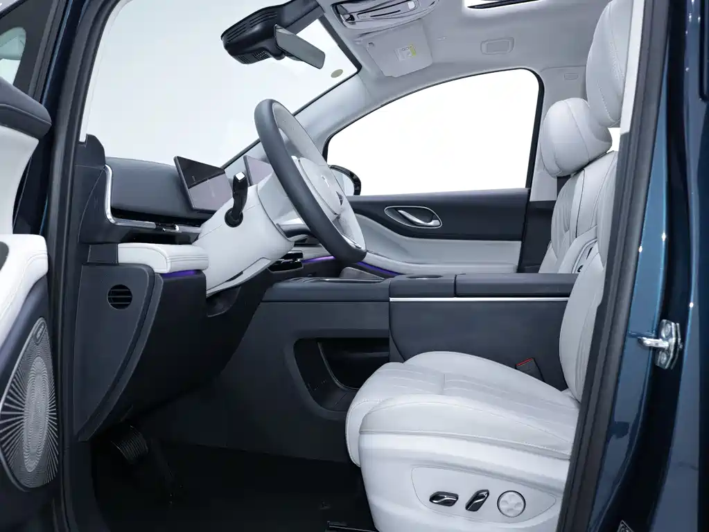 Lantu Automobile Lantu Dreamer 2025 PHEV AWD Flagship Kunpeng Edition 2025 - thumbnail 4
